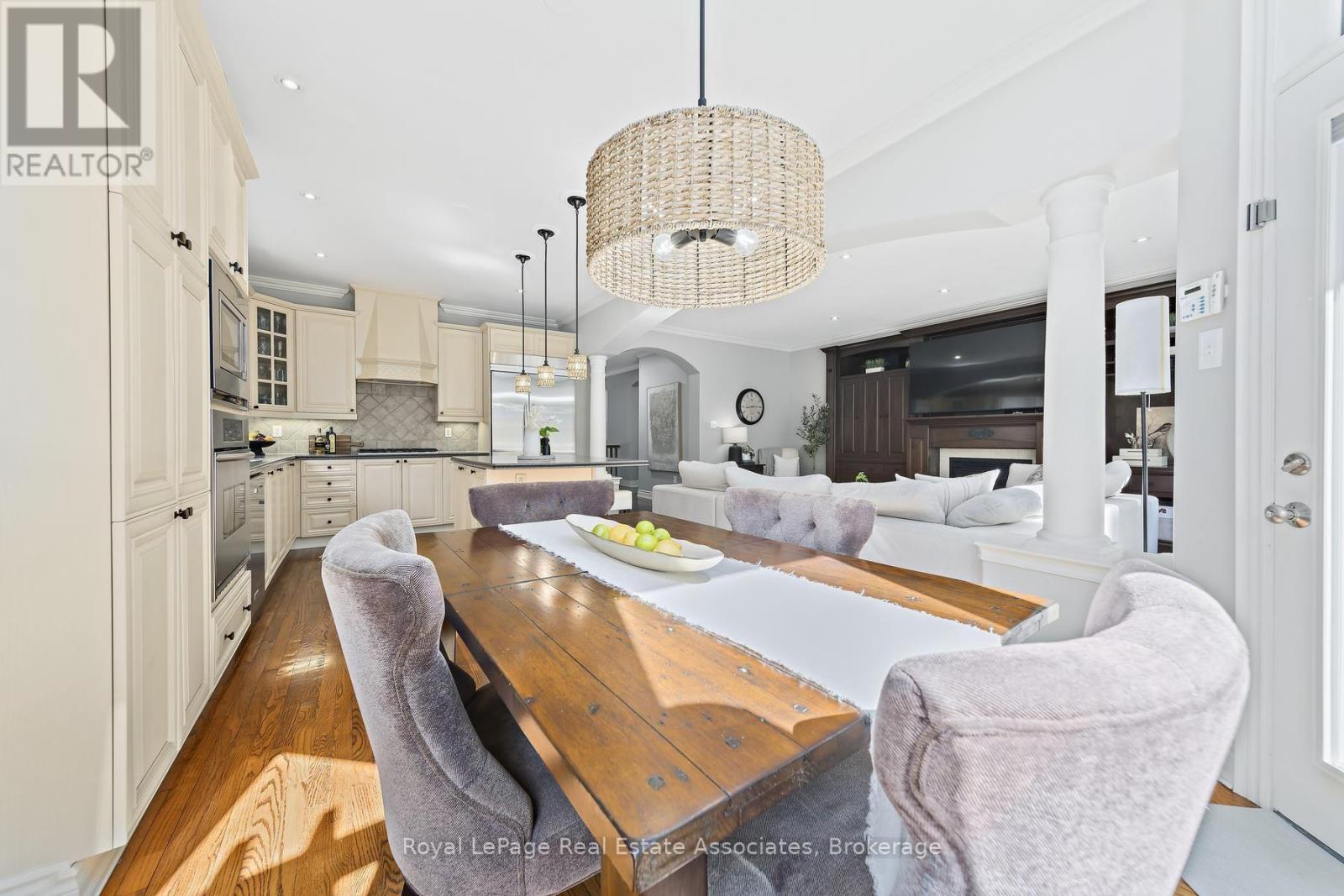50 ARBORGLEN DRIVE - 23