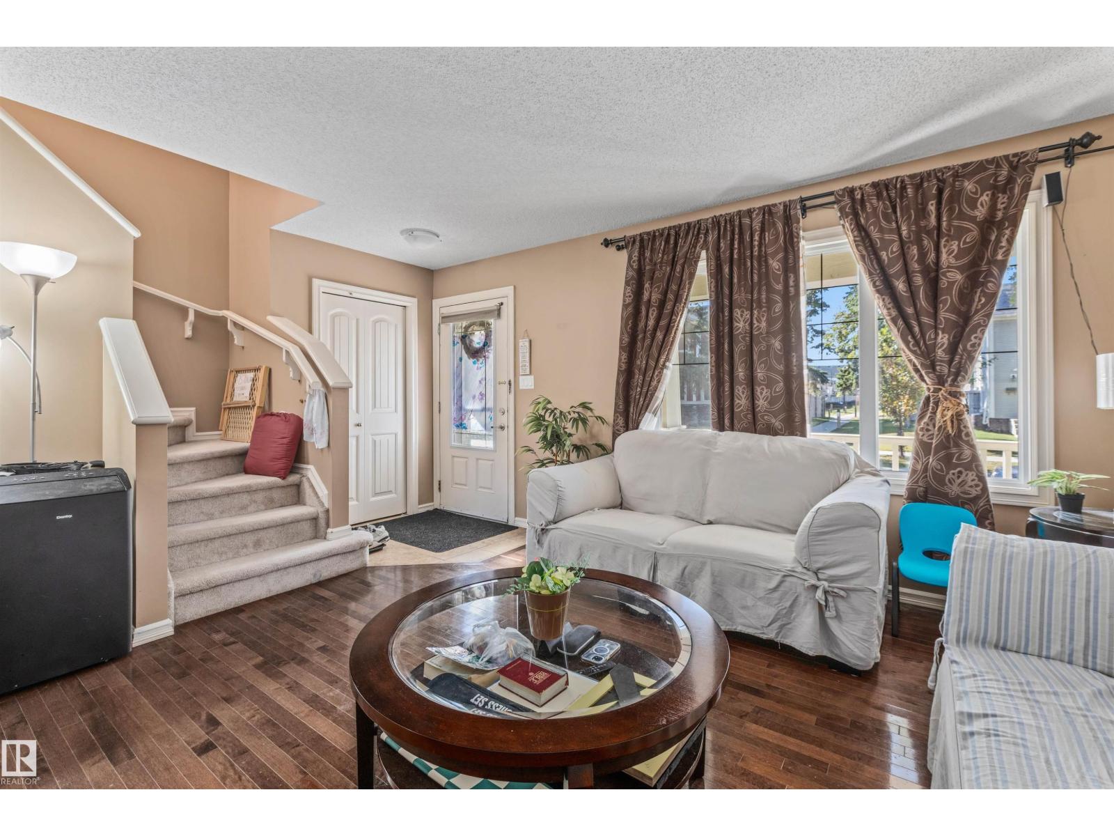Property photograph 4 for MLS E4509497