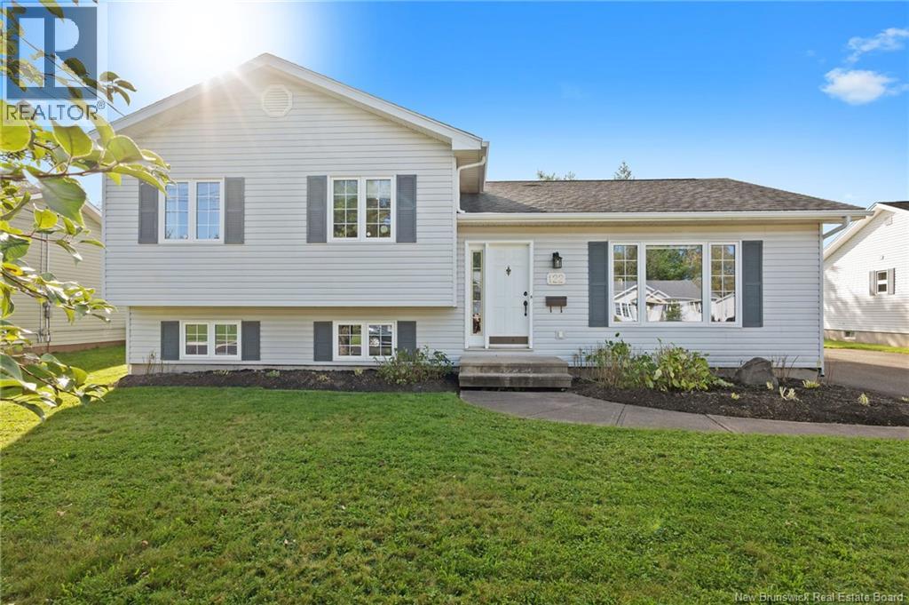 122 Dolbeau Street - 1