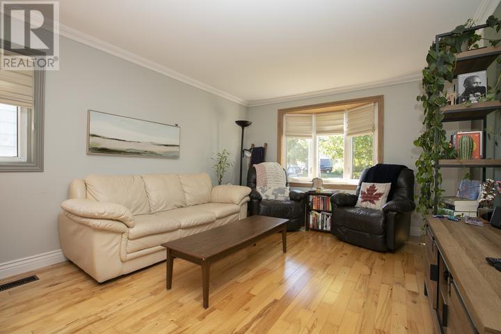 552 Lake ST - 25