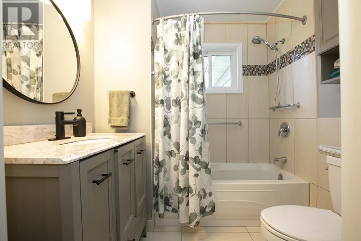 552 Lake ST - 33