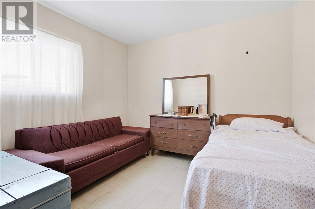 380 Melvin Avenue - 12