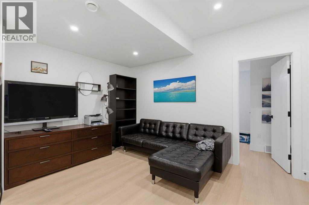2019 21 Avenue NW - 37