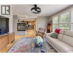 Living room - 218 Forestwood Drive, Kitchener, ON N2N1B9 Photo 8