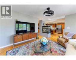 Kitchen - 218 Forestwood Drive, Kitchener, ON N2N1B9 Photo 9
