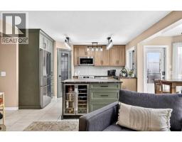 Pantry - 47 Cimarron Hill, Okotoks, AB T1S1M9 Photo 6