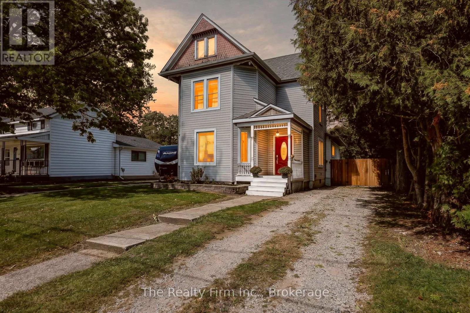 164 VICTORIA STREET - 2