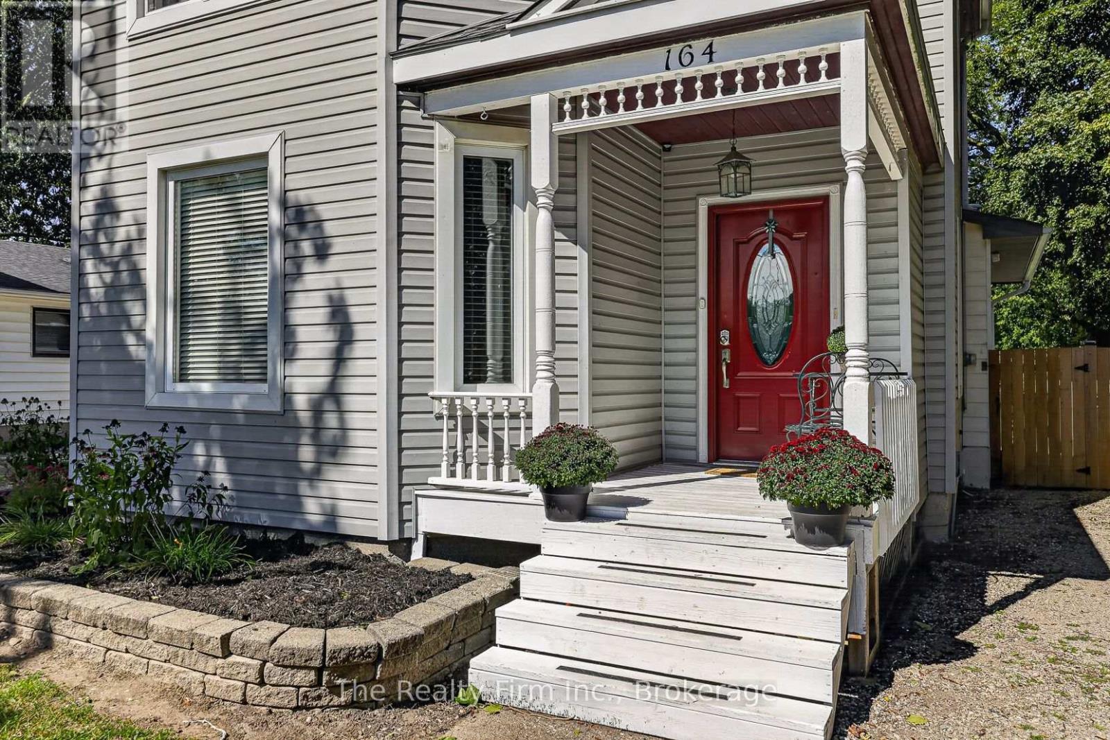 164 VICTORIA STREET - 23