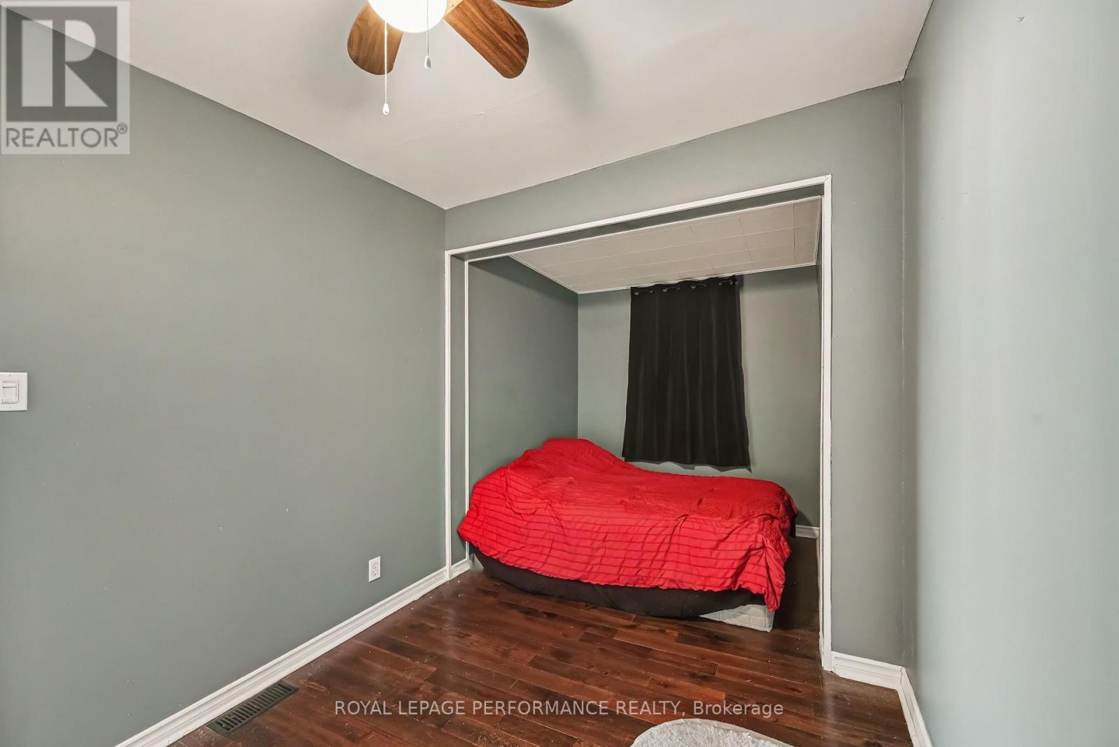 223 SIXTH STREET W - Image 24