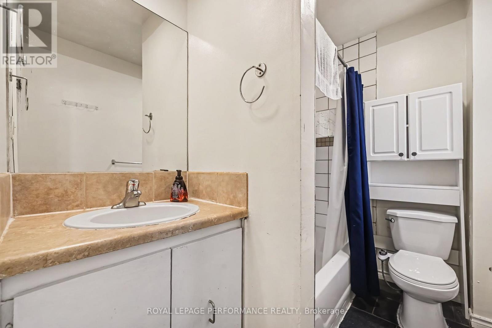 223 SIXTH STREET W - Image 26