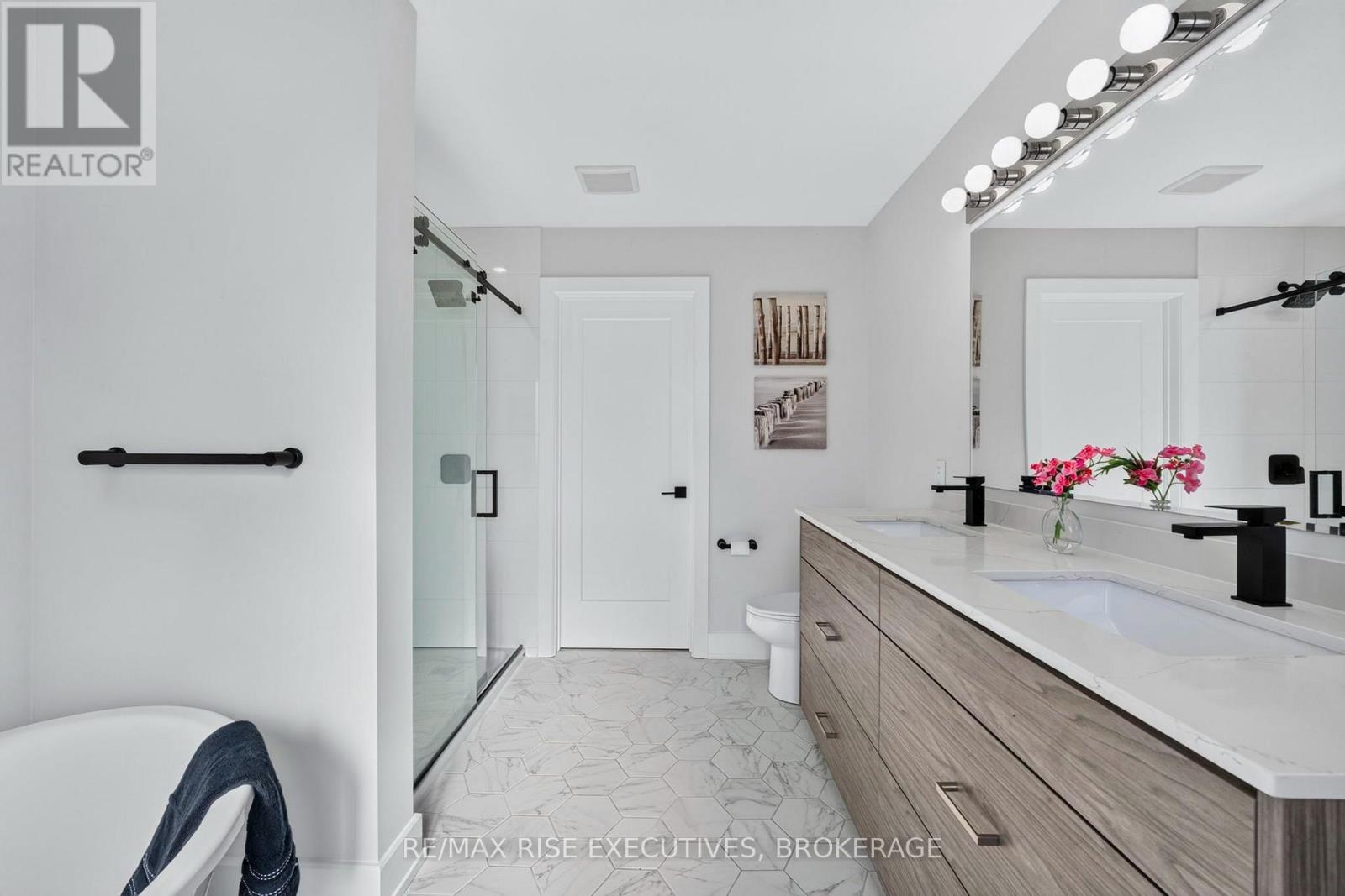 14 PARK CRESCENT - Image 21