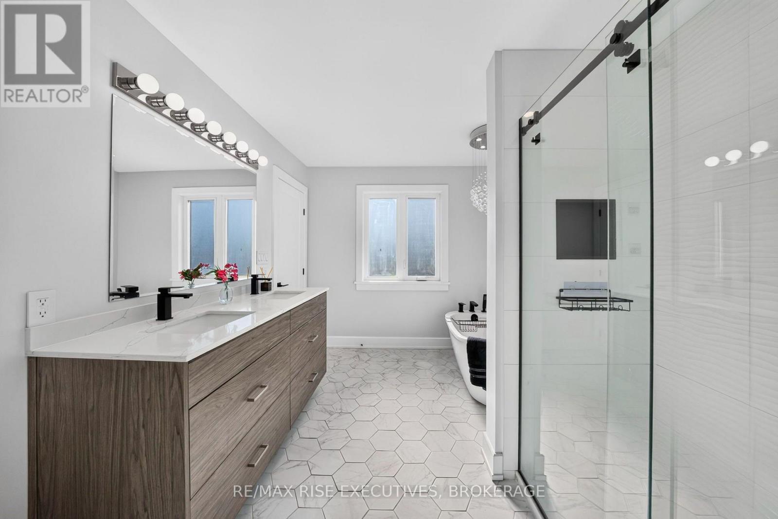 14 PARK CRESCENT - Image 22