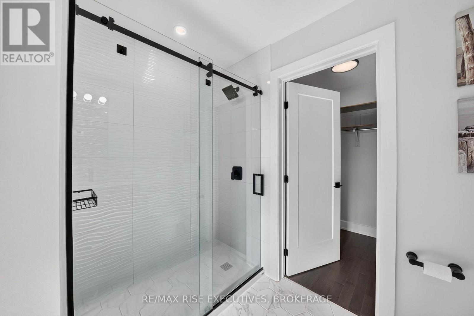 14 PARK CRESCENT - Image 24