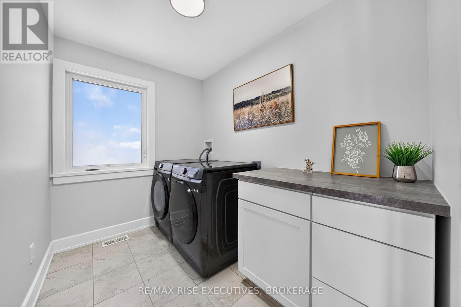 14 PARK CRESCENT - 26