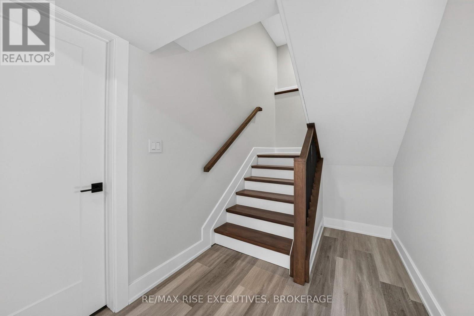 14 PARK CRESCENT - 37