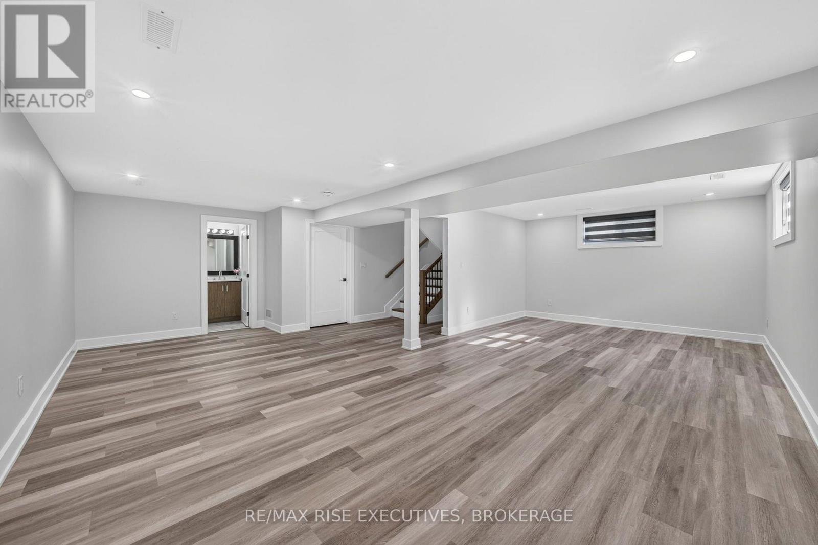 14 PARK CRESCENT - 38