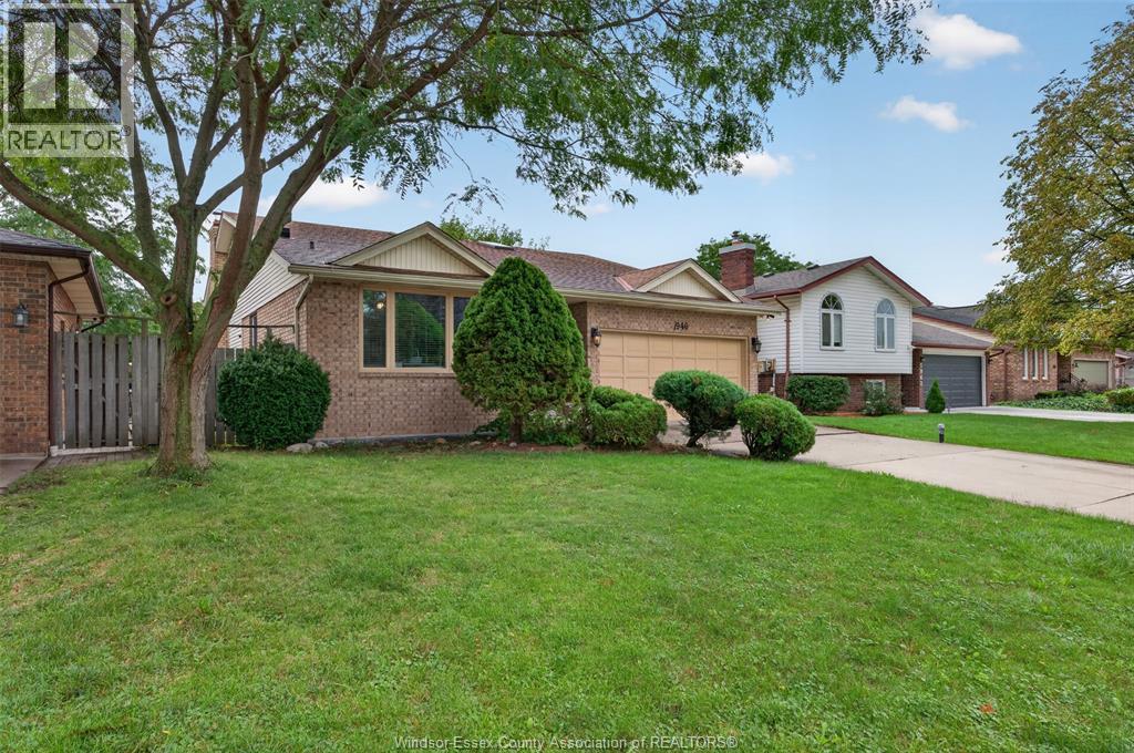 1946 LEPAIN Crescent, LaSalle, Ontario, N9H2J2, LaSalle, Ontario — photo 2 of 5
