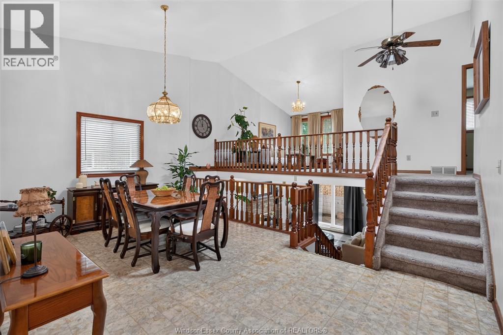 1946 LEPAIN CRESCENT - 14