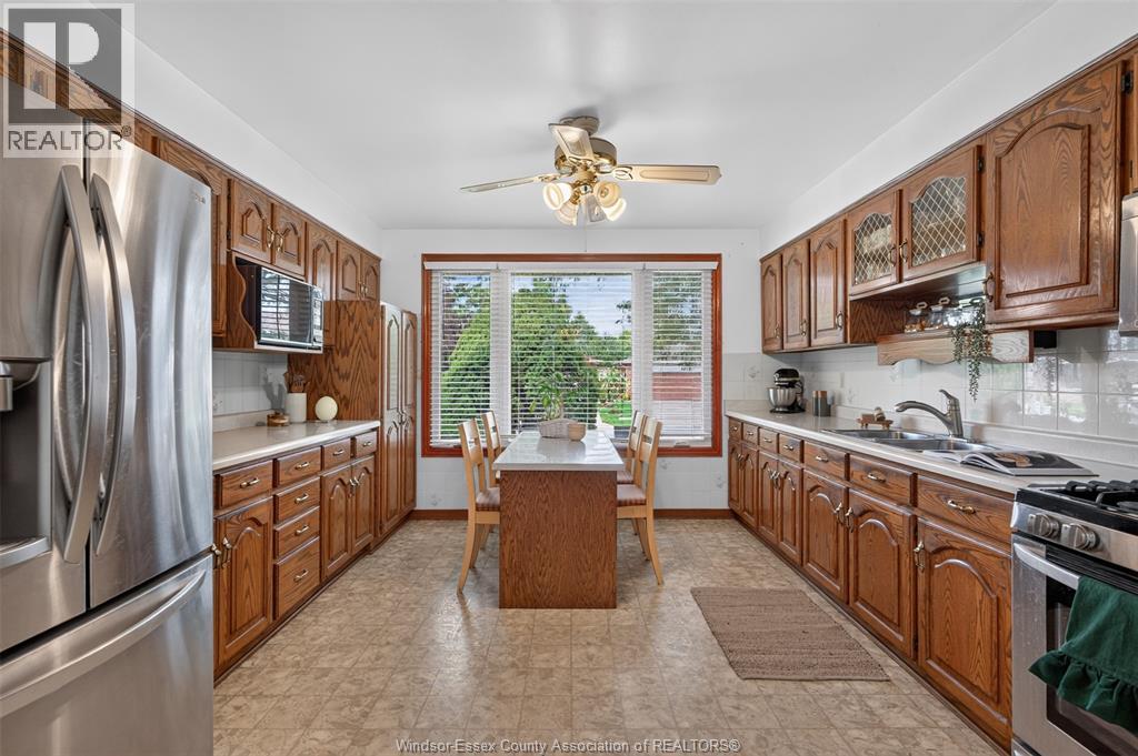 1946 LEPAIN CRESCENT - 9