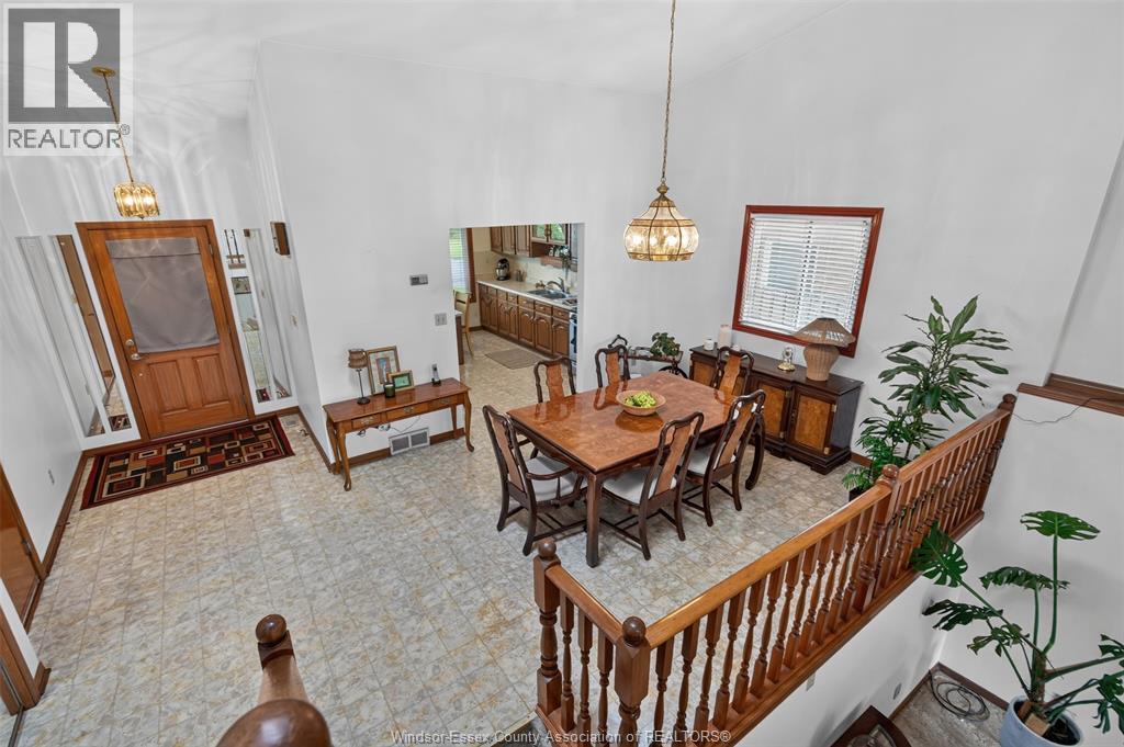 1946 LEPAIN CRESCENT - 6