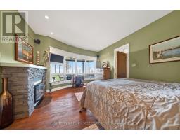 4544 Lakeshore Road, Plympton Wyoming, ON N0N1J6 Photo 17