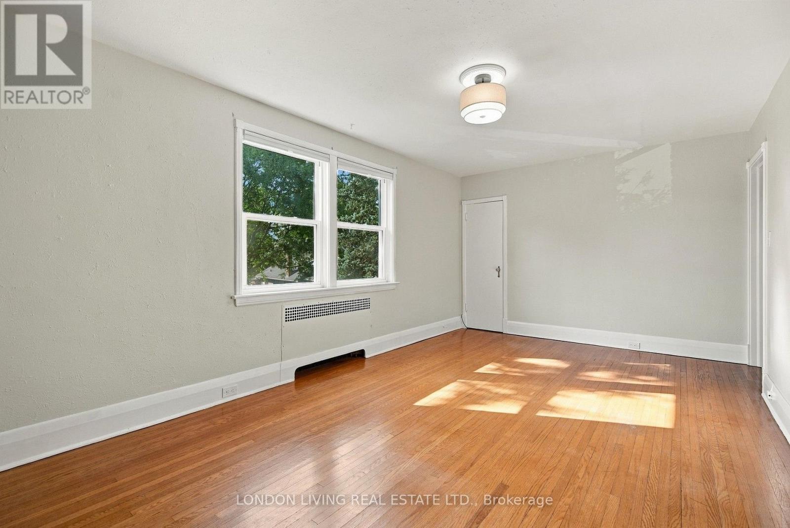 4 - 137 WINDSOR CRESCENT, London South (South F) — photo 10