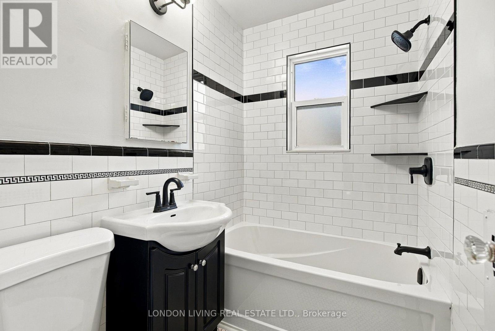 4 - 137 WINDSOR CRESCENT, London South (South F) — photo 18