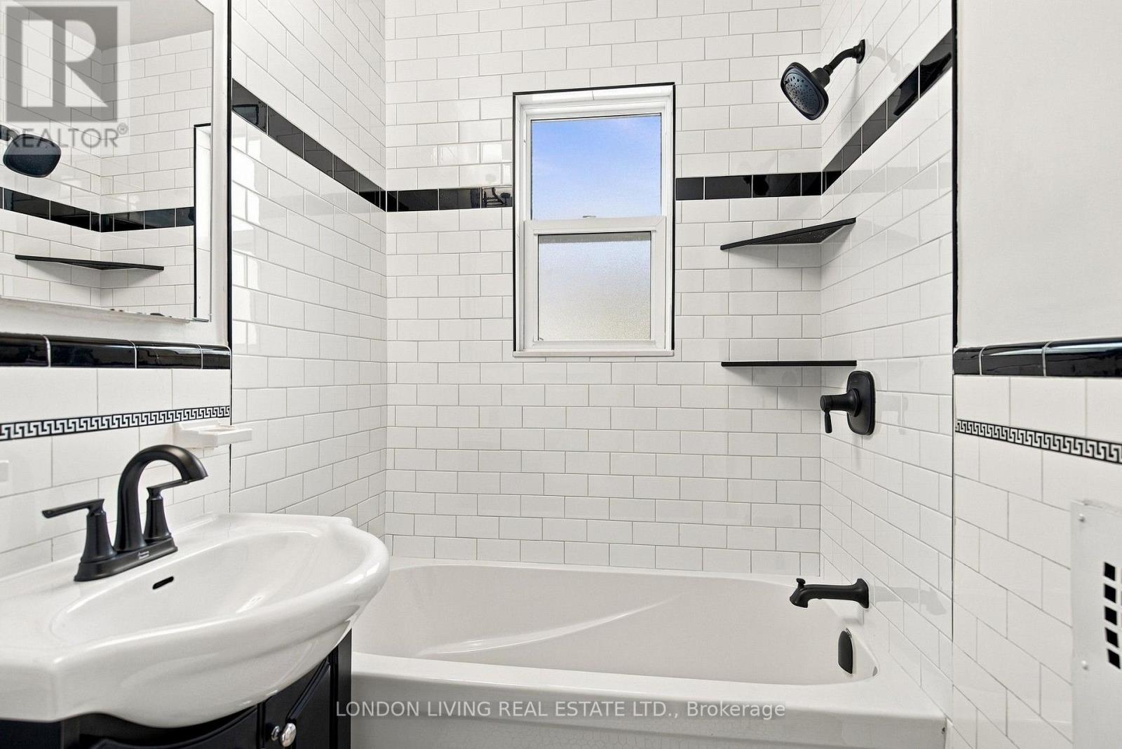 4 - 137 WINDSOR CRESCENT, London South (South F) — photo 19