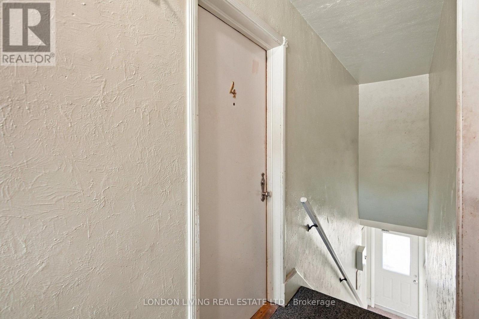 4 - 137 WINDSOR CRESCENT, London South (South F) — photo 6