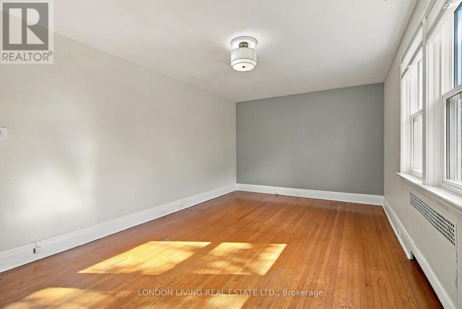 4 - 137 WINDSOR CRESCENT, London South (South F) — photo 8