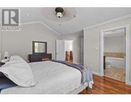 3 Maple Street thumbnail 17