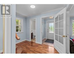 3 Maple Street thumbnail 3