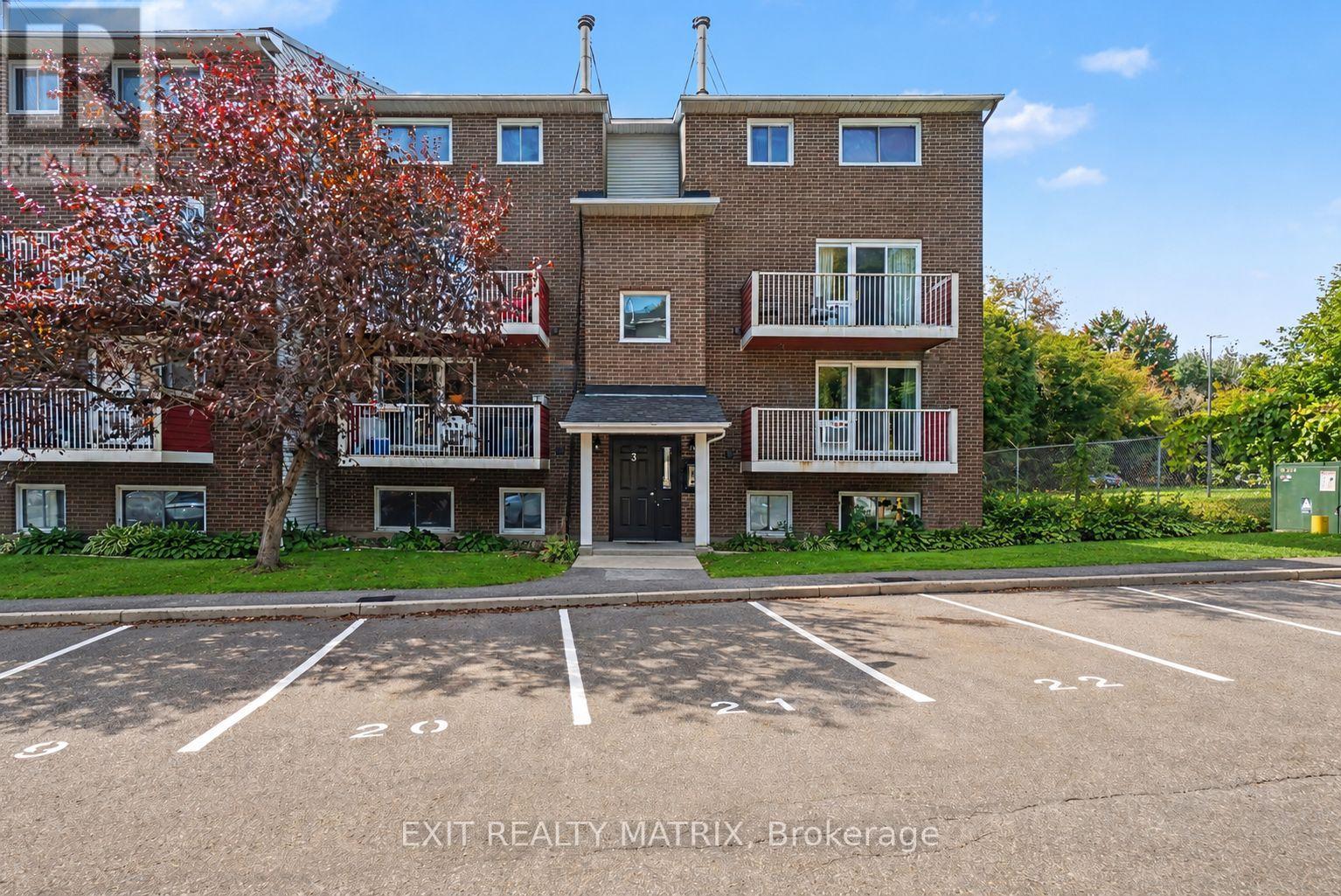 #302 1589 ST. BERNARD STREET - 1