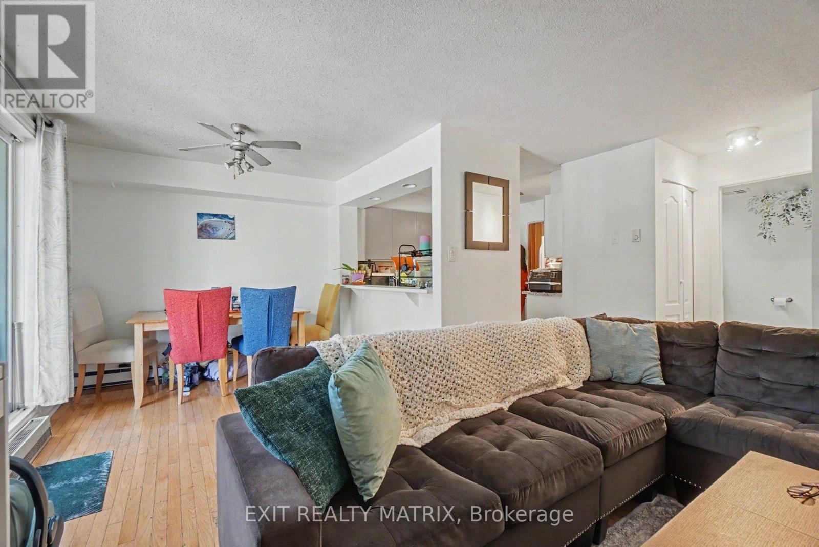 #302 1589 ST. BERNARD STREET - 11