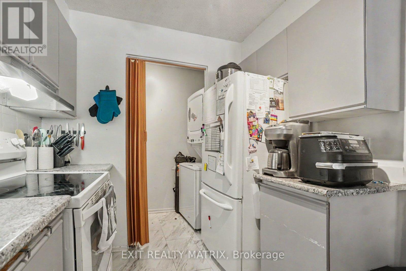 #302 1589 ST. BERNARD STREET - Image 16
