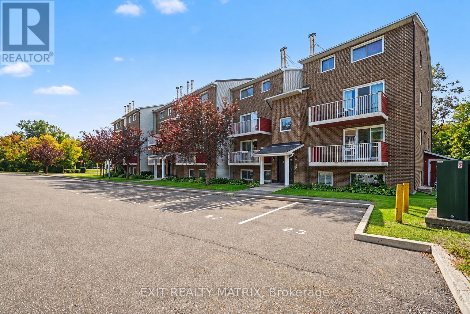 #302 1589 ST. BERNARD STREET - 2
