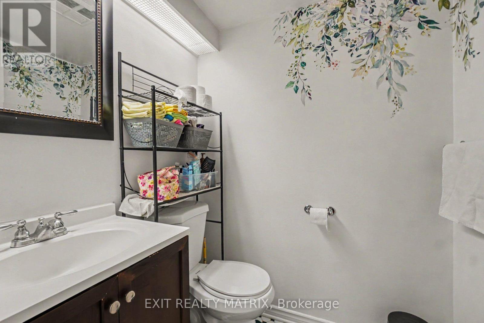 #302 1589 ST. BERNARD STREET - 20