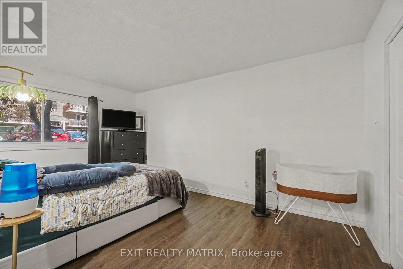 #302 1589 ST. BERNARD STREET - 21
