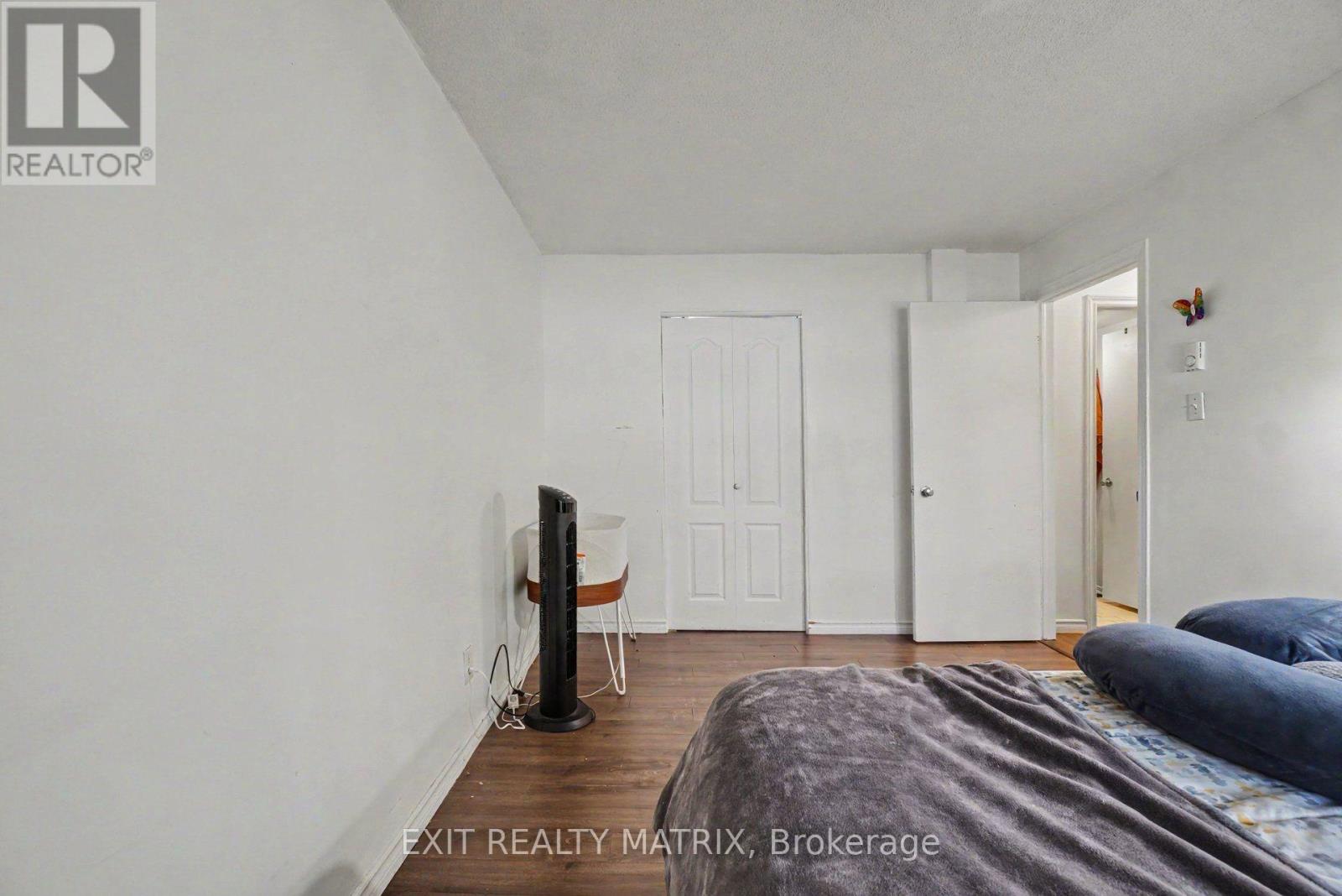 #302 1589 ST. BERNARD STREET - 23