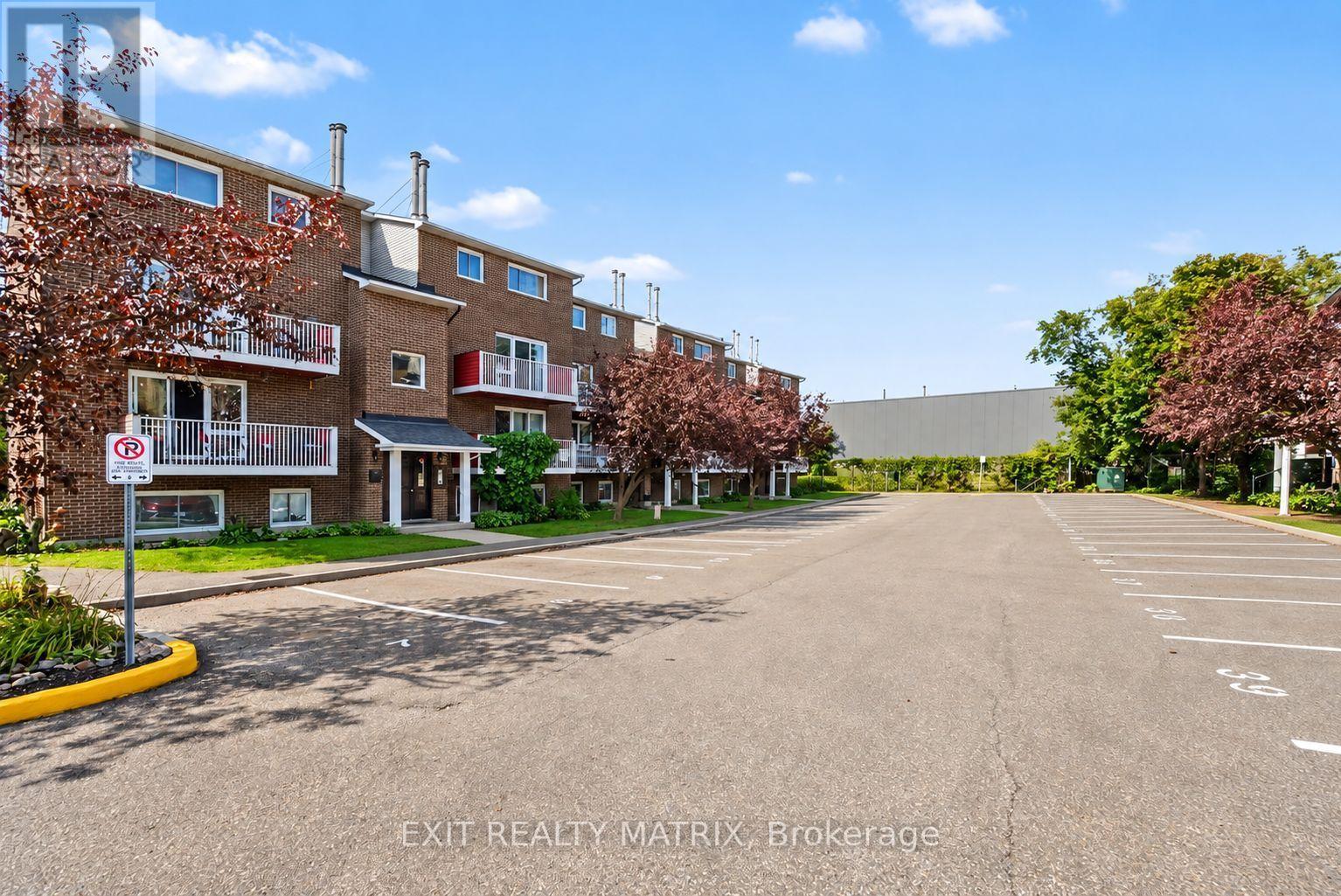 #302 1589 ST. BERNARD STREET - 4