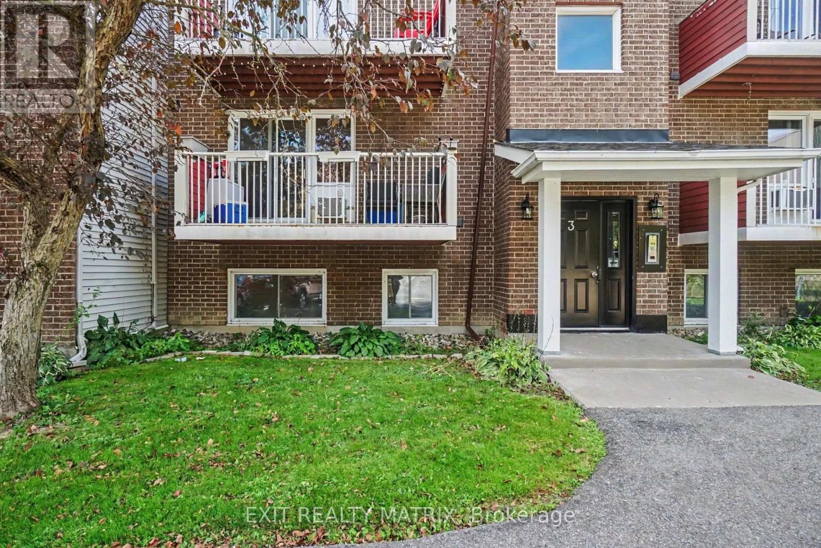 #302 1589 ST. BERNARD STREET - 6