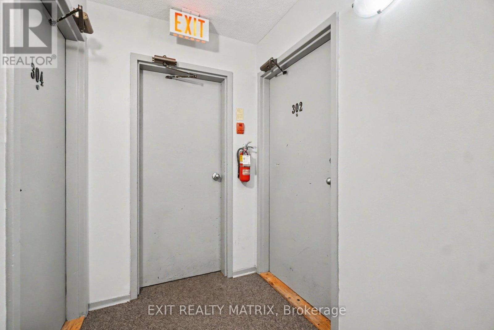 #302 1589 ST. BERNARD STREET - 7