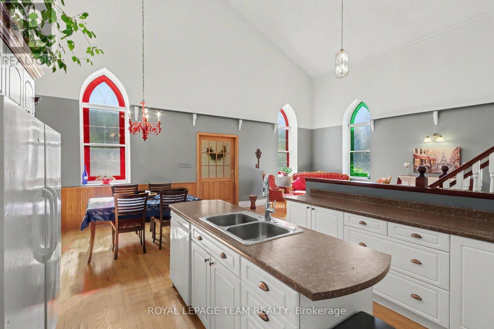 10565 MAIN STREET - 13