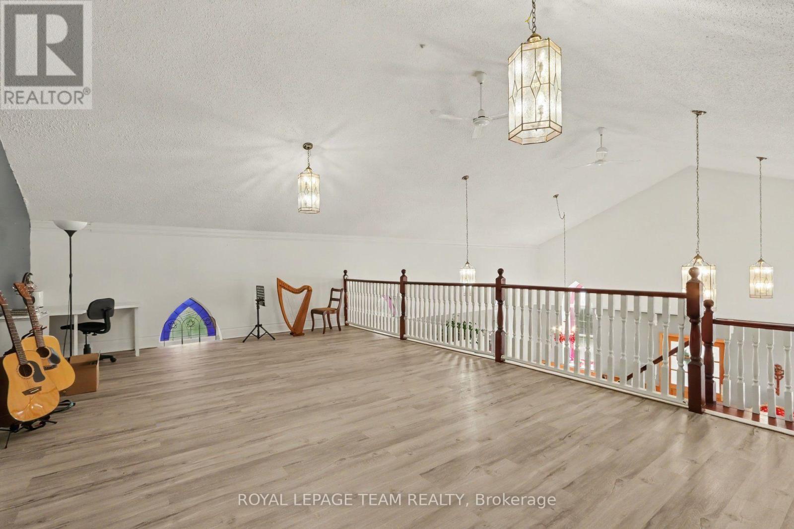 10565 MAIN STREET - 23