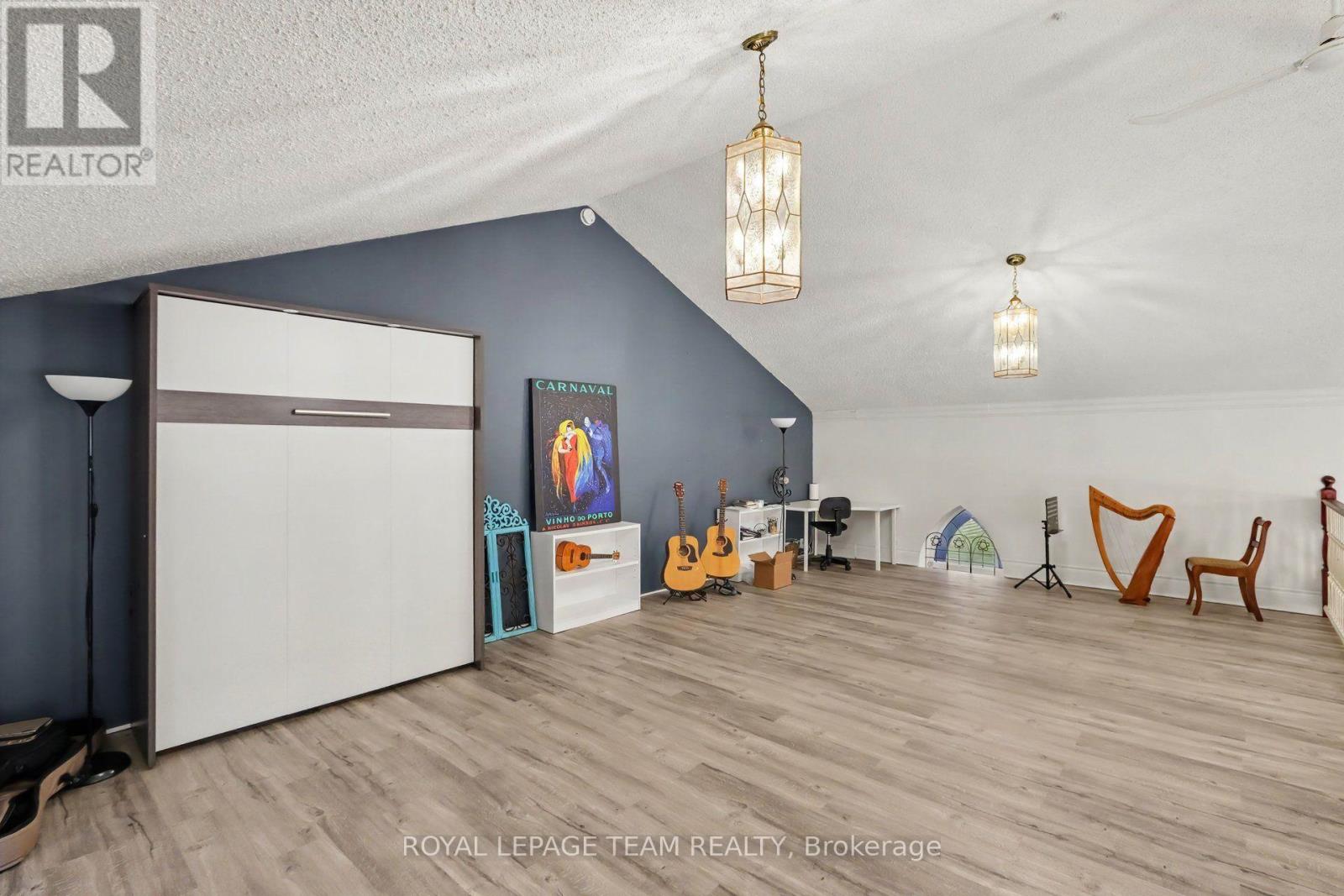 10565 MAIN STREET - 25