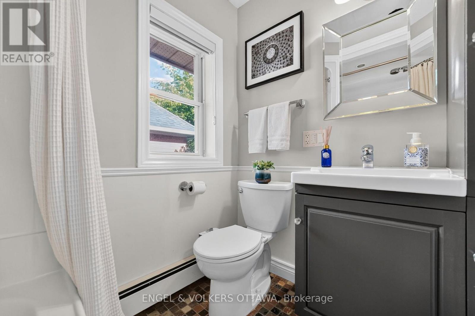 122 RENFREW AVENUE - Image 28