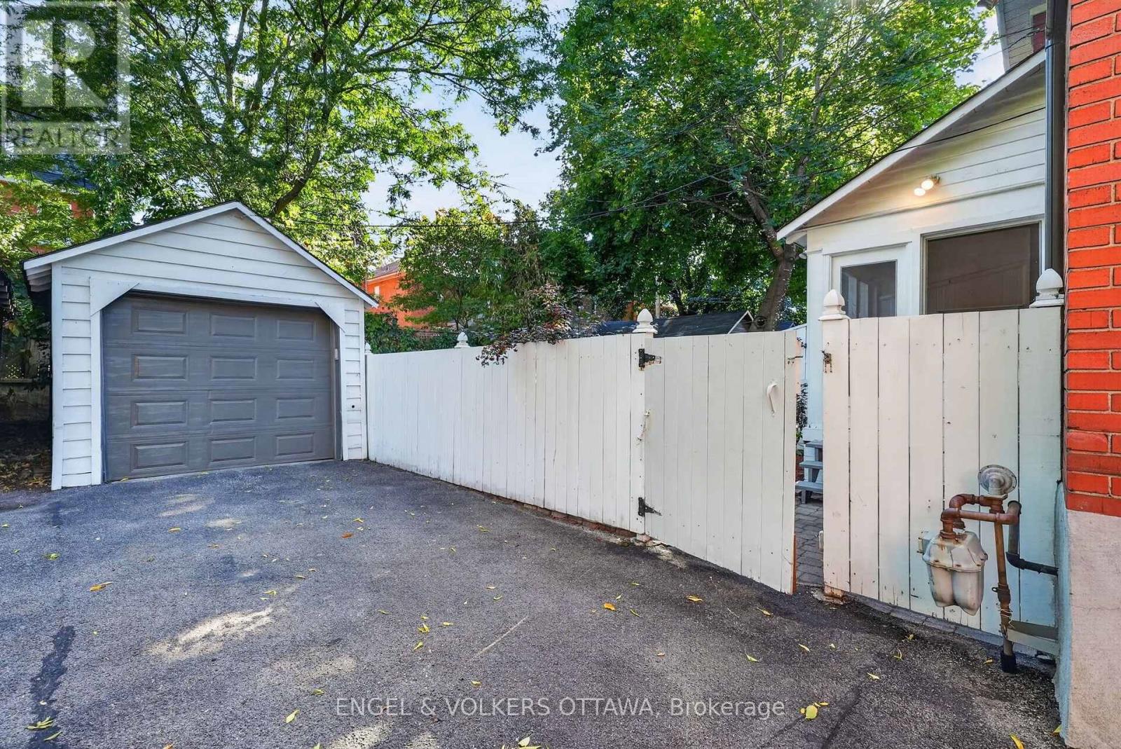 122 RENFREW AVENUE - Image 39