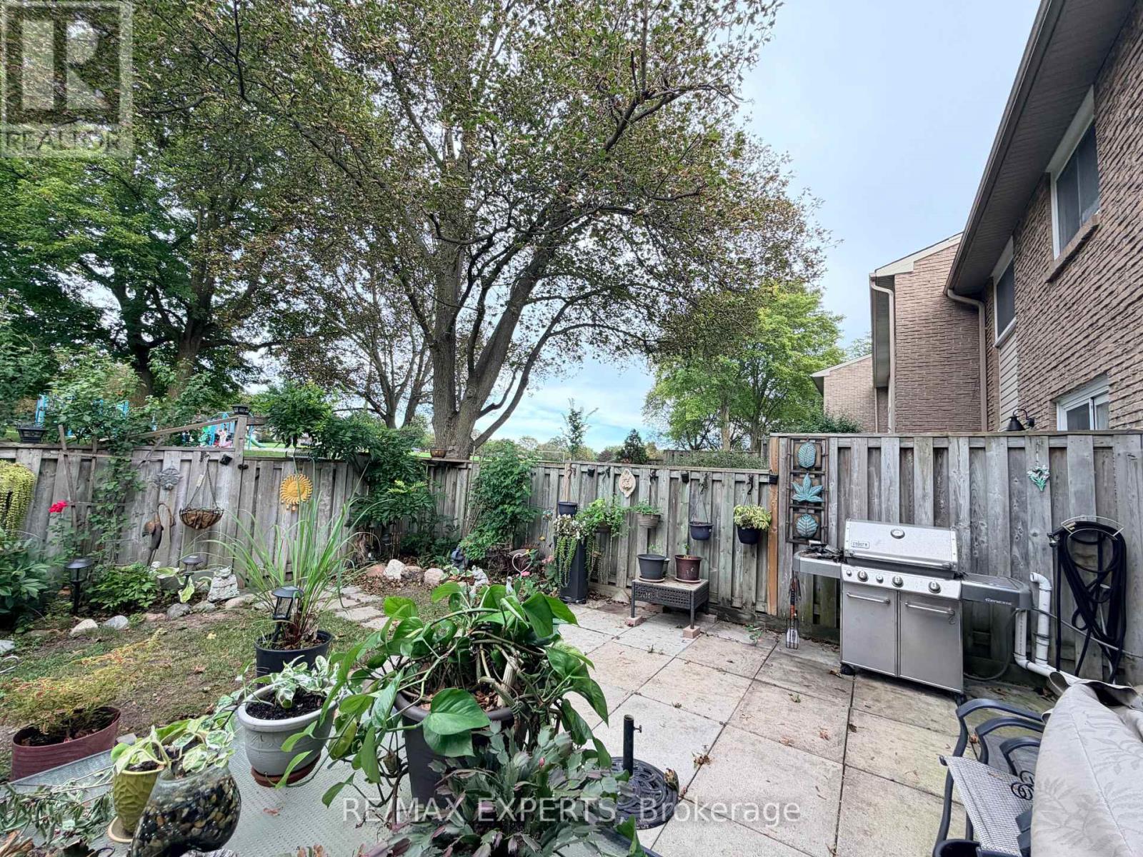 10 KNIGHTSBRIDGE WAY - Image 41