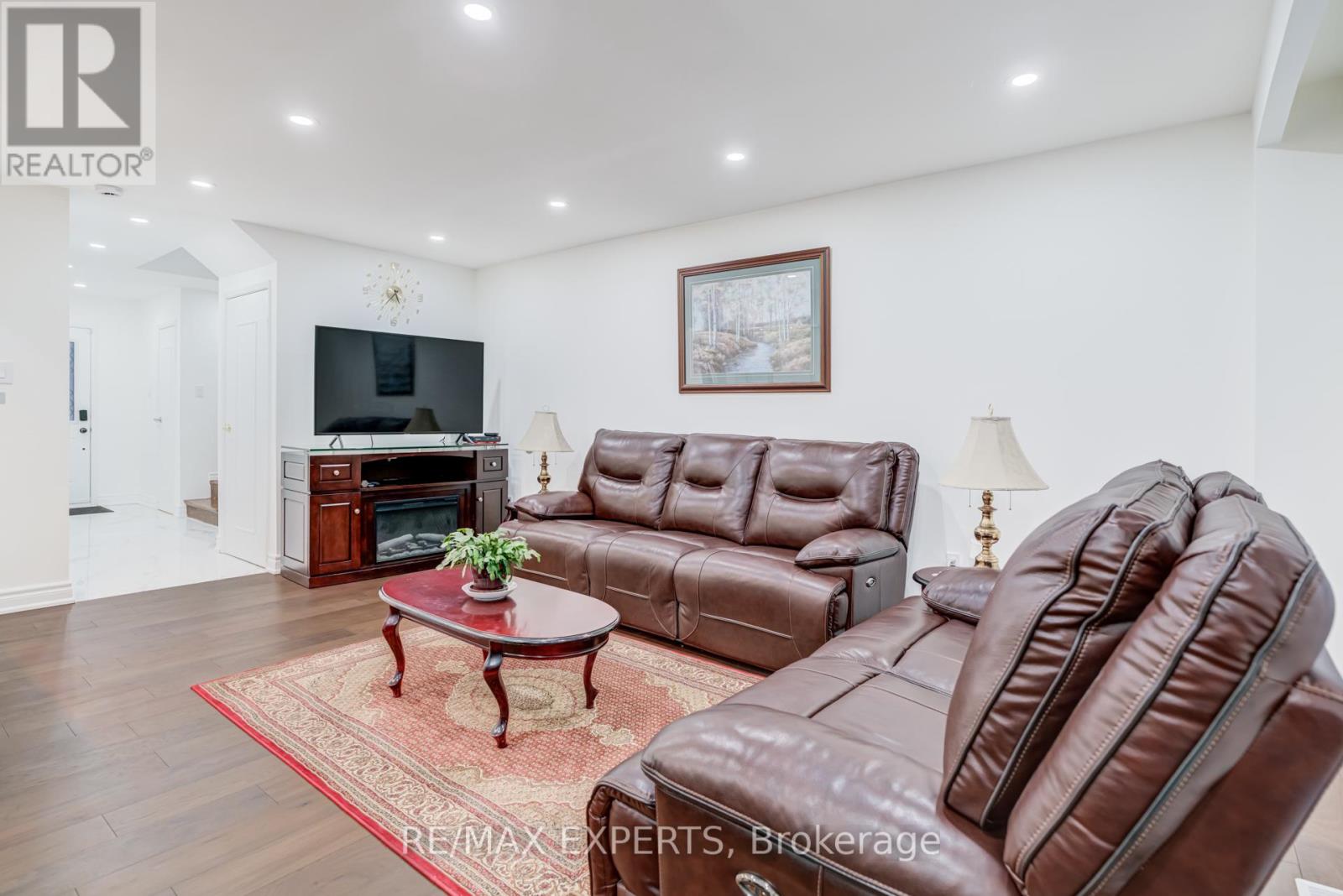 10 KNIGHTSBRIDGE WAY - 6