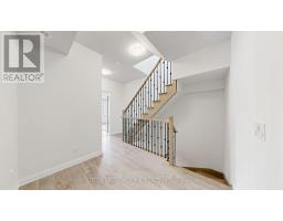 Th 42 - 1020 Portage Parkway, Vaughan, ON L4K0K3 Photo 10